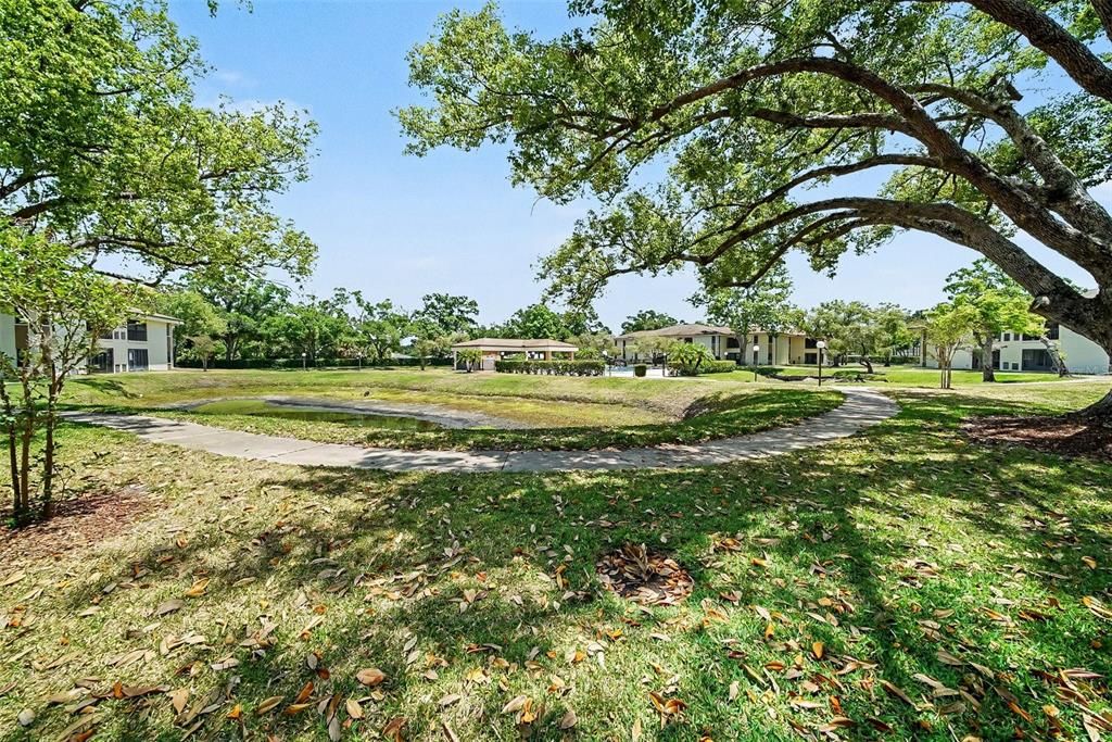 For Sale: $175,000 (2 beds, 2 baths, 1000 Square Feet)