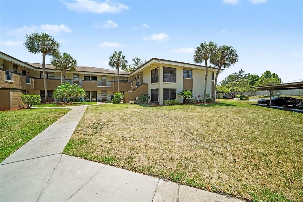 For Sale: $175,000 (2 beds, 2 baths, 1000 Square Feet)