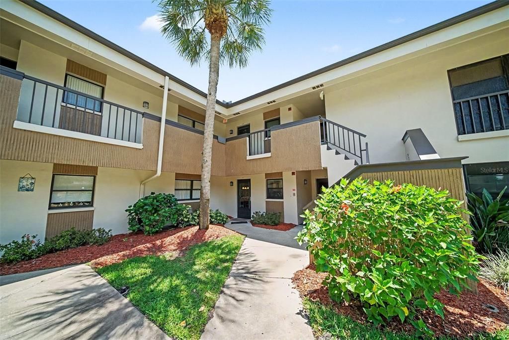 For Sale: $175,000 (2 beds, 2 baths, 1000 Square Feet)