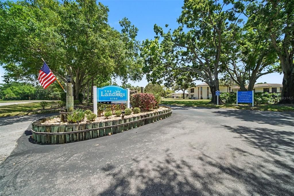For Sale: $175,000 (2 beds, 2 baths, 1000 Square Feet)