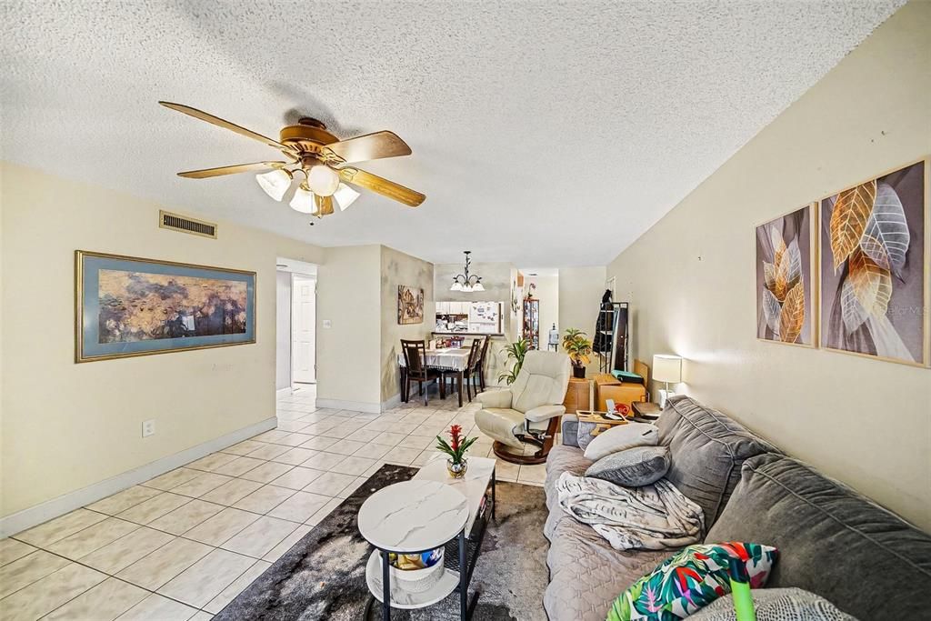 For Sale: $175,000 (2 beds, 2 baths, 1000 Square Feet)