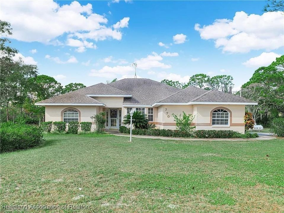 最近售出: $472,000 (3 贝兹, 2 浴室, 3476 平方英尺)