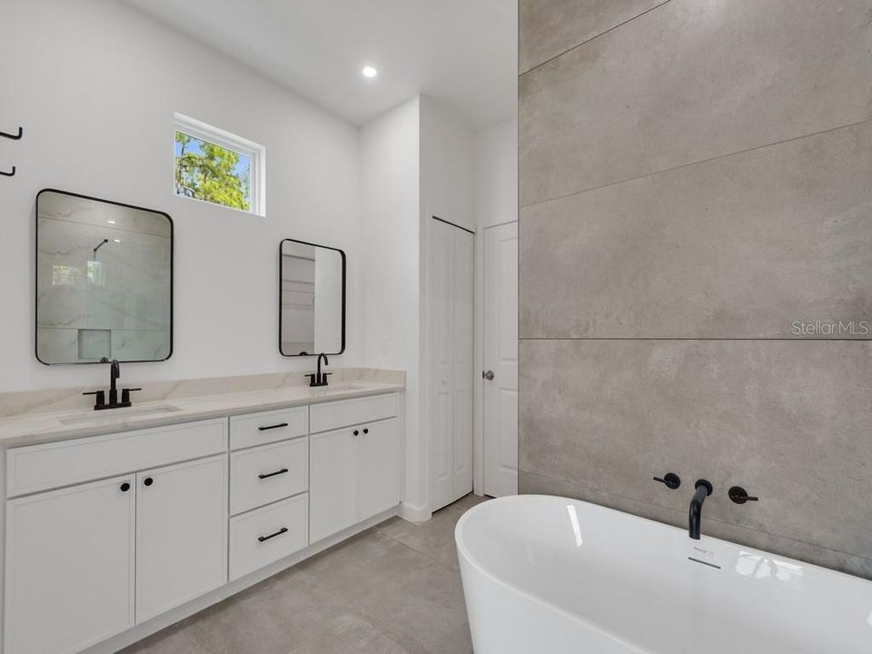 Active With Contract: $399,000 (4 beds, 3 baths, 2144 Square Feet)