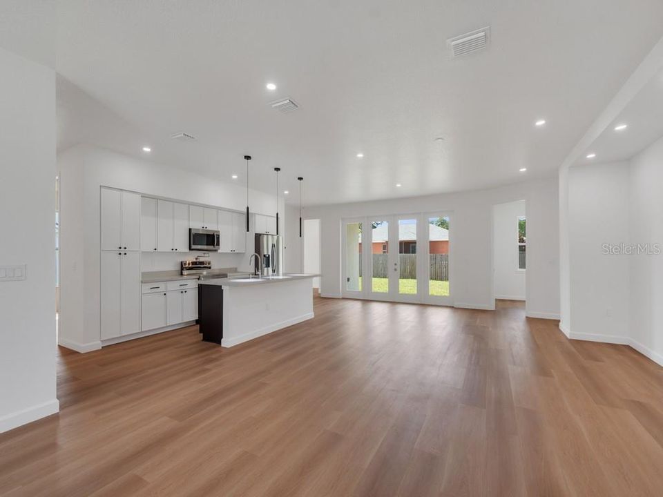 Active With Contract: $399,000 (4 beds, 3 baths, 2144 Square Feet)