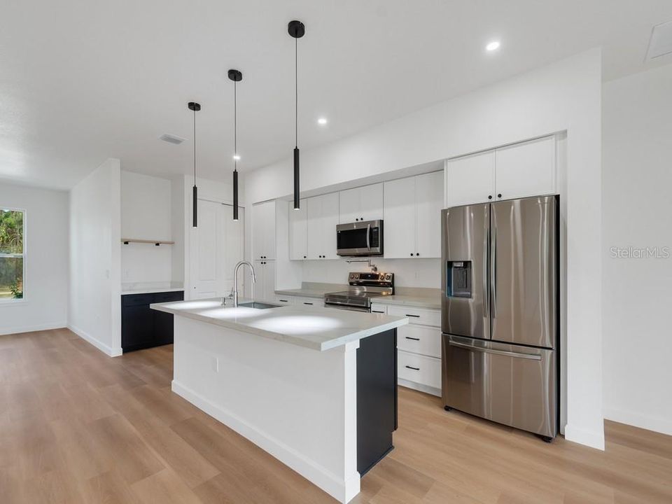 Active With Contract: $399,000 (4 beds, 3 baths, 2144 Square Feet)