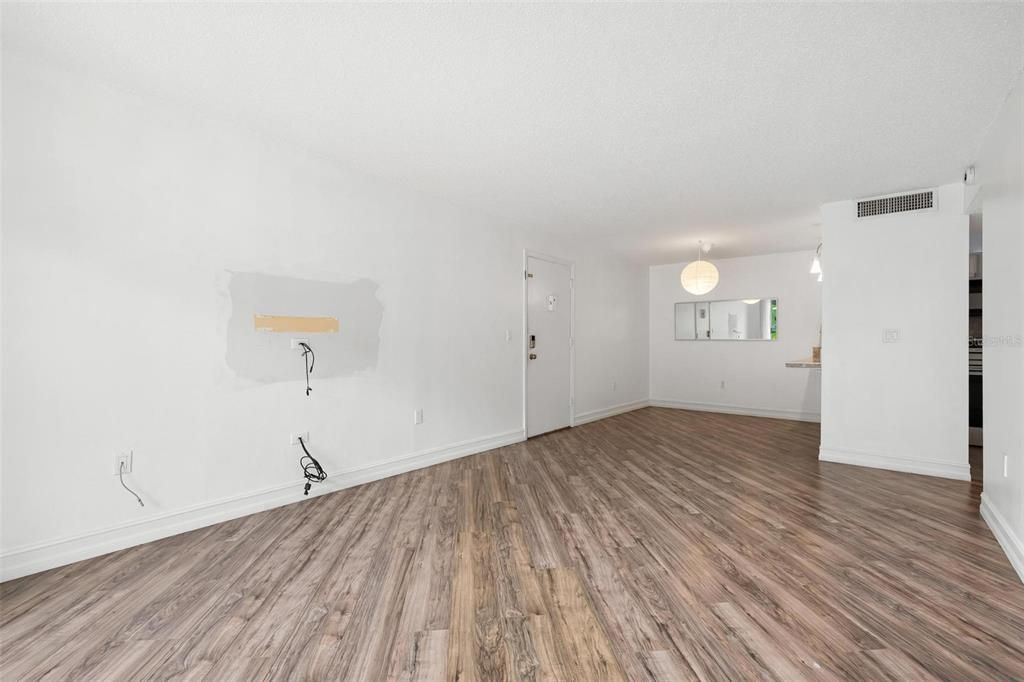 В аренду: $1,800 (2 спален, 2 ванн, 964 Квадратных фут)