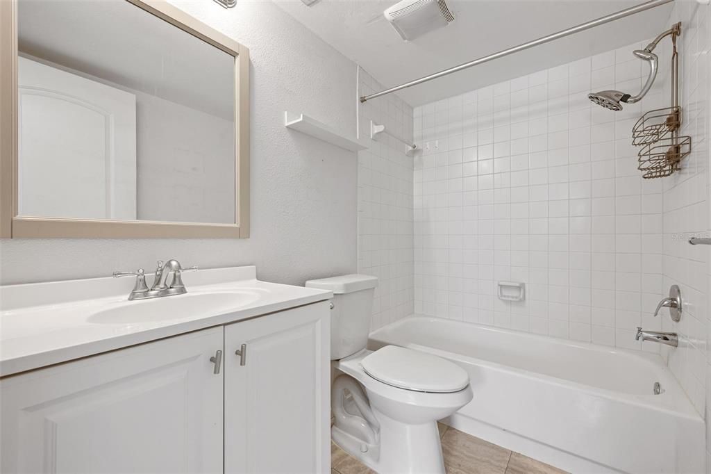 В аренду: $1,800 (2 спален, 2 ванн, 964 Квадратных фут)