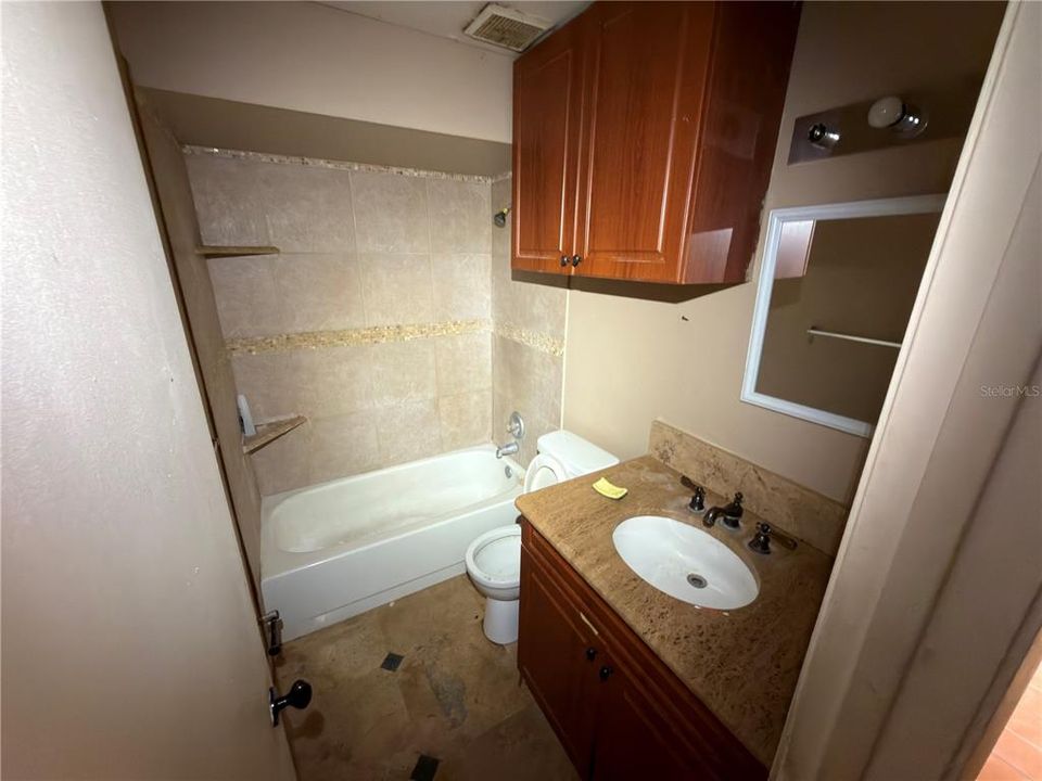 Под контрактом: $275,000 (3 спален, 1 ванн, 1153 Квадратных фут)