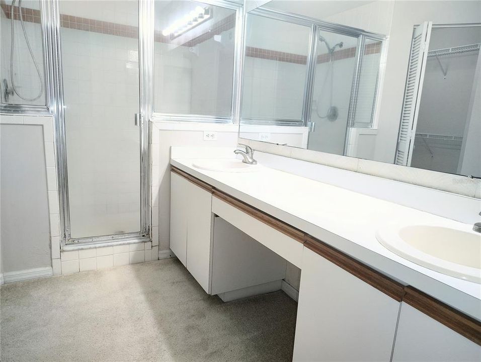 Active With Contract: $249,900 (3 beds, 2 baths, 1592 Square Feet)