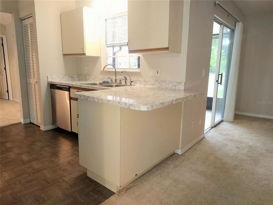 Active With Contract: $249,900 (3 beds, 2 baths, 1592 Square Feet)