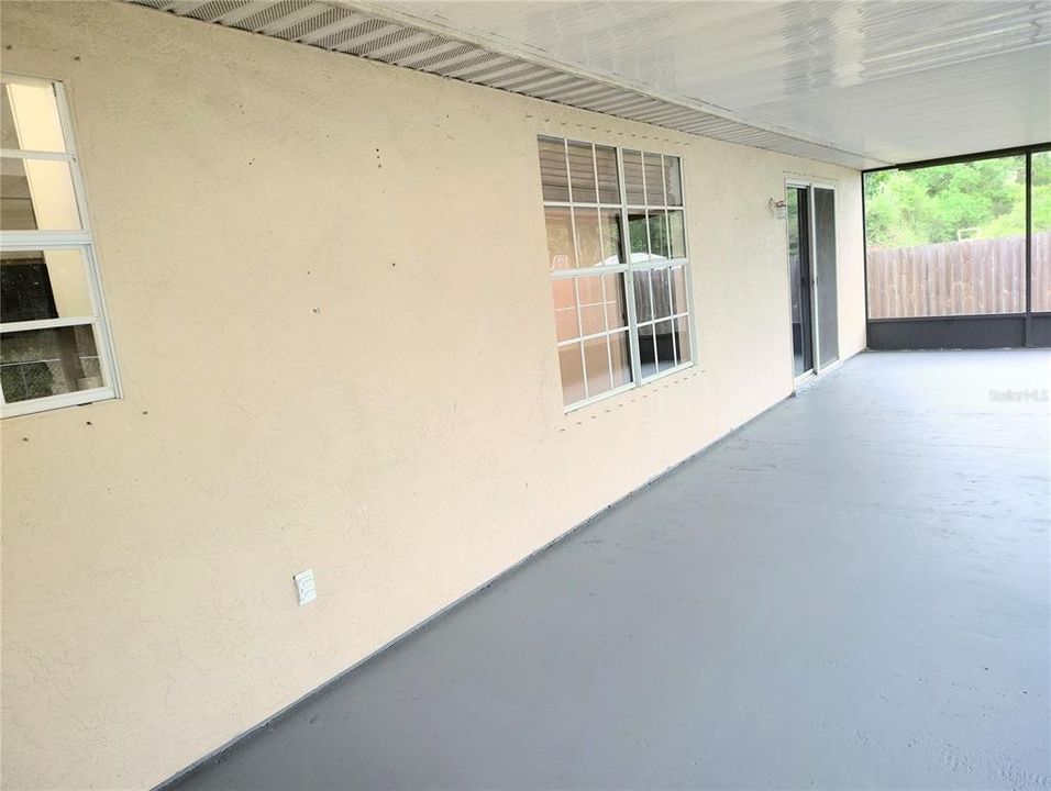 Active With Contract: $249,900 (3 beds, 2 baths, 1592 Square Feet)