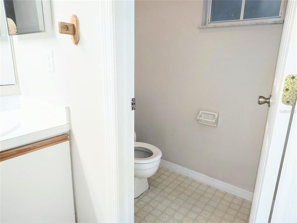 Active With Contract: $249,900 (3 beds, 2 baths, 1592 Square Feet)