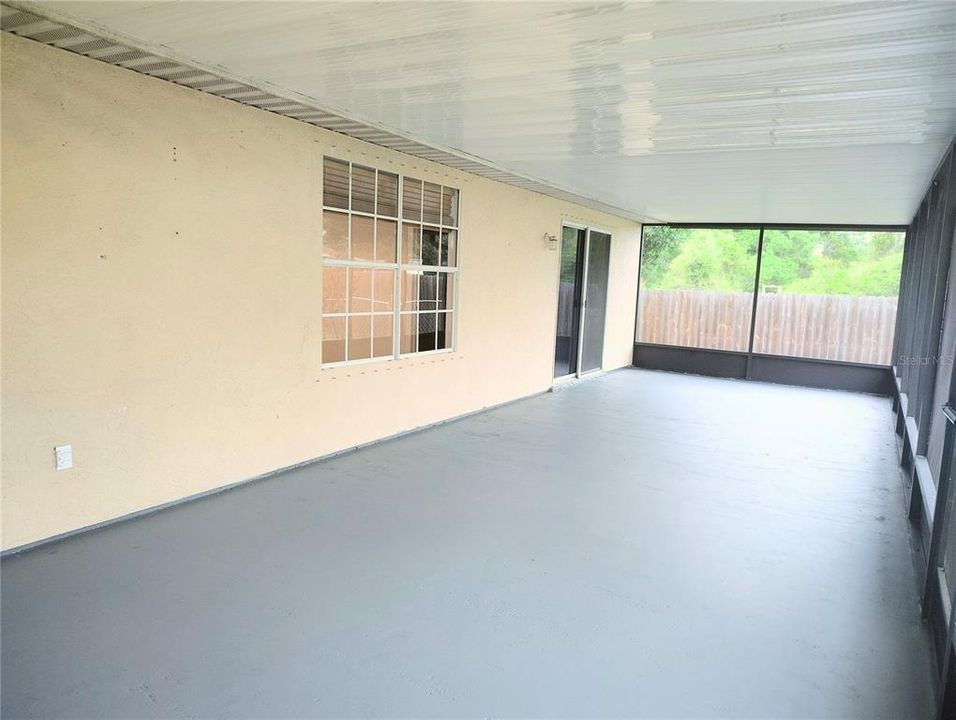 Active With Contract: $249,900 (3 beds, 2 baths, 1592 Square Feet)