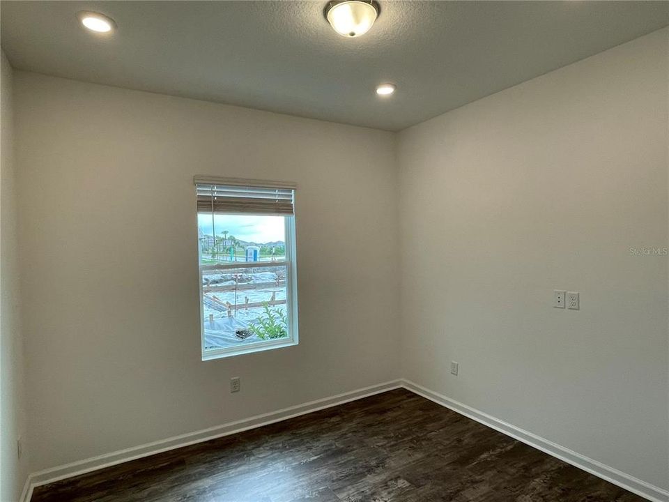 En Venta: $329,000 (4 camas, 2 baños, 1926 Pies cuadrados)