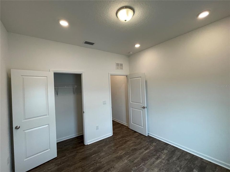 En Venta: $329,000 (4 camas, 2 baños, 1926 Pies cuadrados)