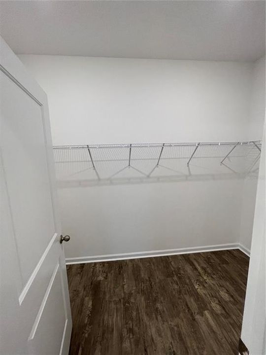 En Venta: $329,000 (4 camas, 2 baños, 1926 Pies cuadrados)