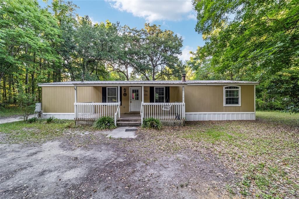 For Sale: $224,900 (3 beds, 2 baths, 1560 Square Feet)