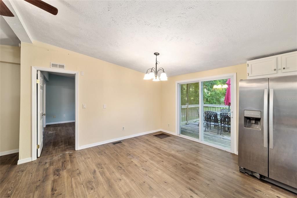 For Sale: $224,900 (3 beds, 2 baths, 1560 Square Feet)