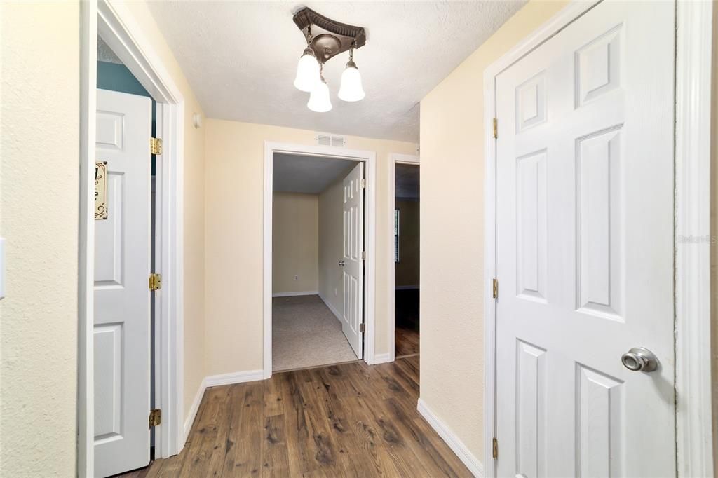 For Sale: $224,900 (3 beds, 2 baths, 1560 Square Feet)