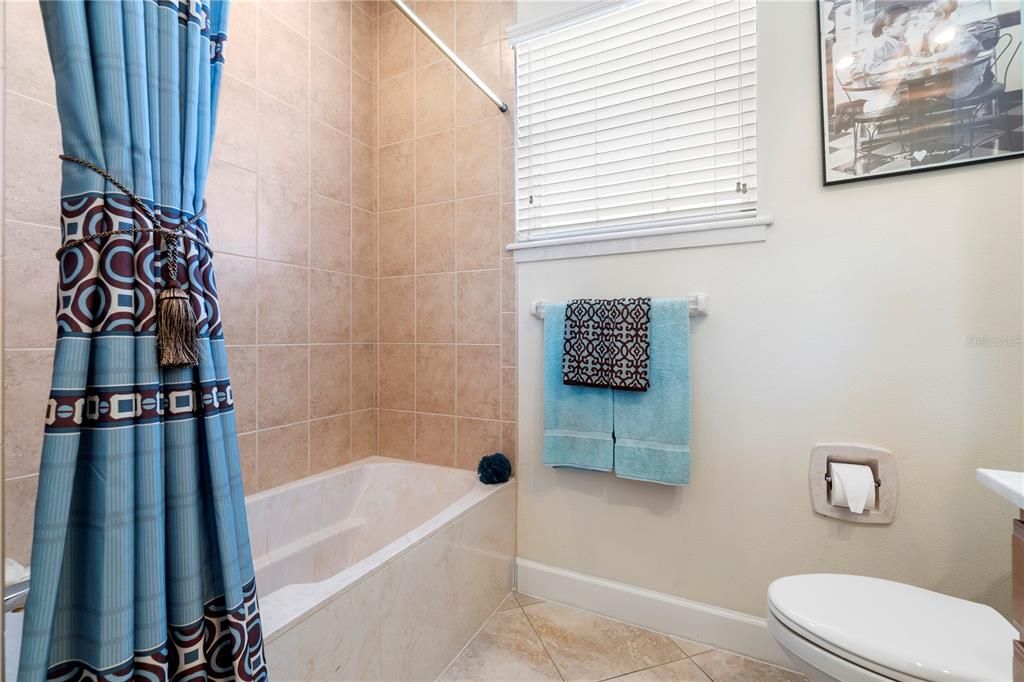 For Sale: $449,900 (3 beds, 2 baths, 2396 Square Feet)