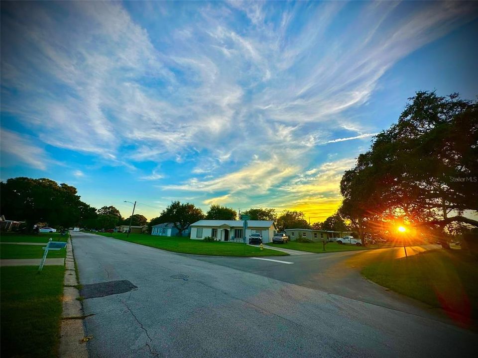 For Sale: $450,000 (5 beds, 3 baths, 2208 Square Feet)