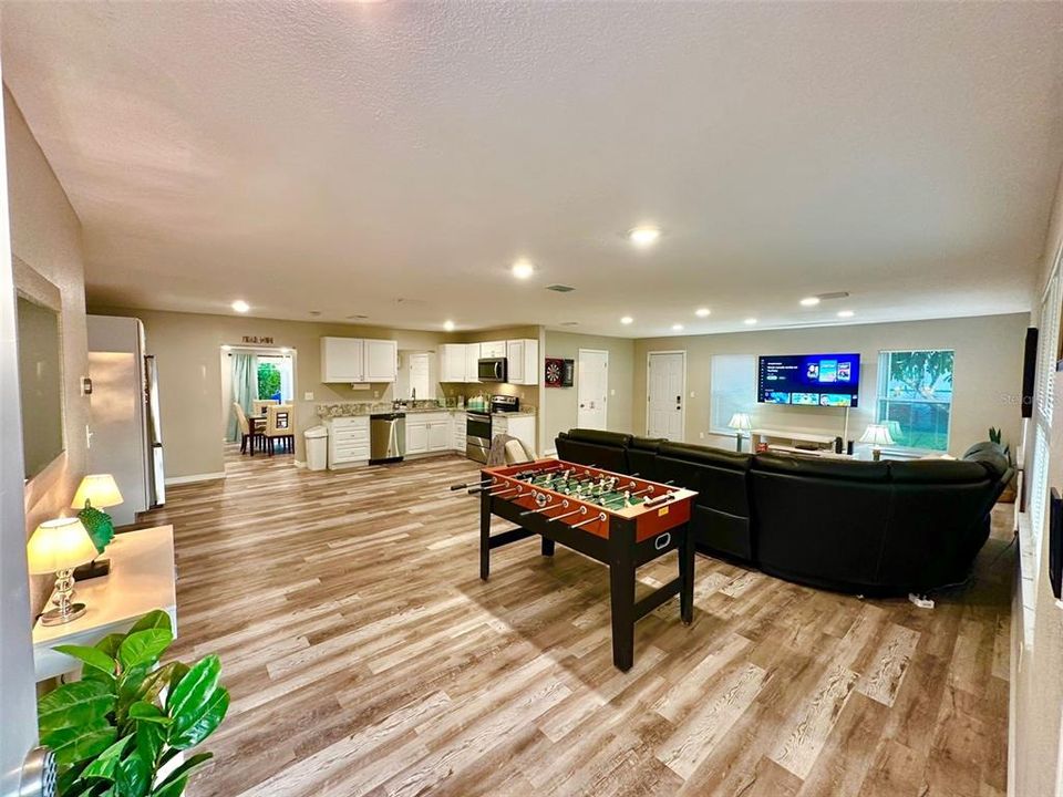 For Sale: $450,000 (5 beds, 3 baths, 2208 Square Feet)