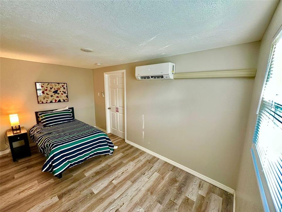 For Sale: $450,000 (5 beds, 3 baths, 2208 Square Feet)
