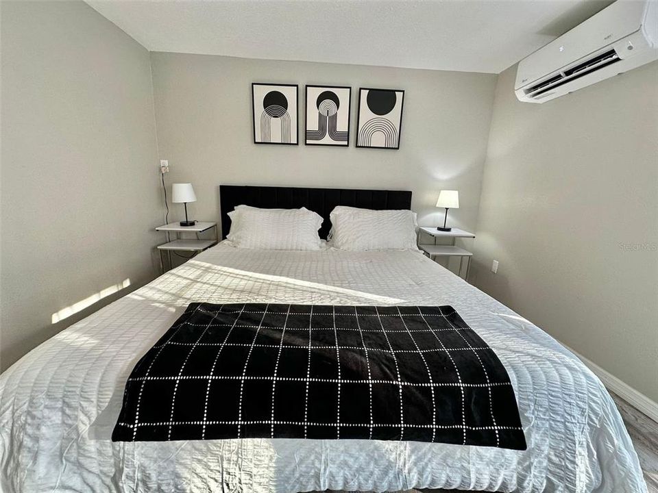 For Sale: $450,000 (5 beds, 3 baths, 2208 Square Feet)