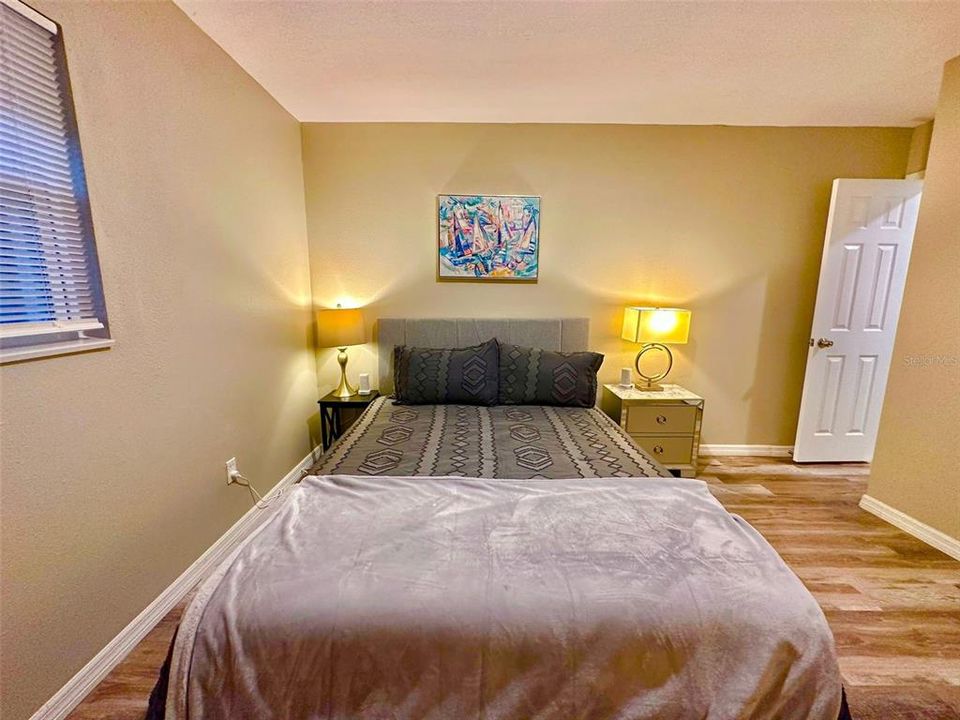 For Sale: $450,000 (5 beds, 3 baths, 2208 Square Feet)