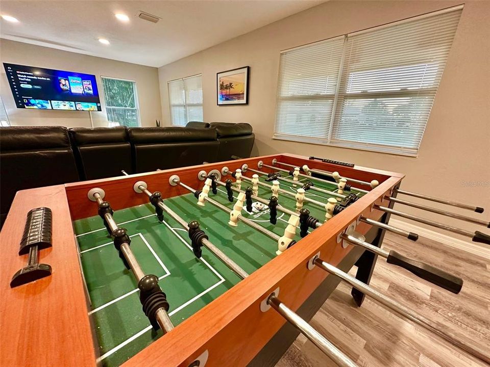 For Sale: $450,000 (5 beds, 3 baths, 2208 Square Feet)