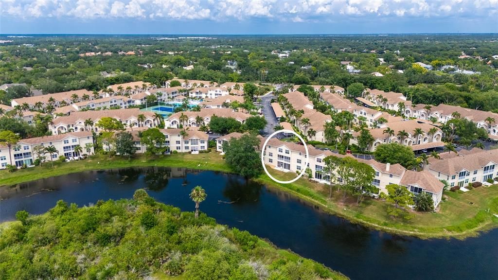 На продажу: $255,000 (2 спален, 2 ванн, 1068 Квадратных фут)