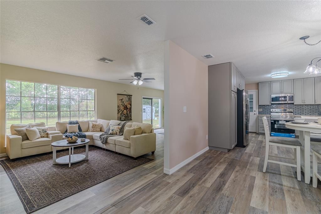 For Sale: $599,900 (3 beds, 2 baths, 1915 Square Feet)