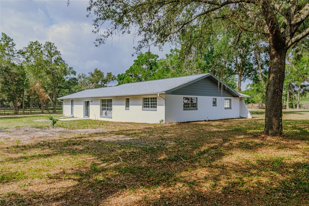 For Sale: $599,900 (3 beds, 2 baths, 1915 Square Feet)