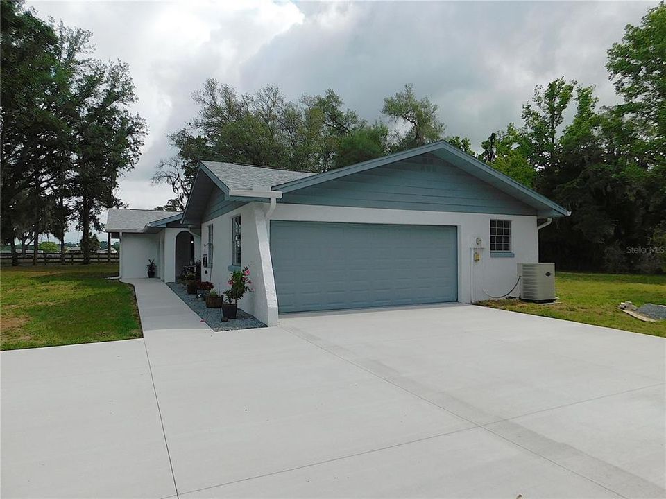 For Sale: $599,900 (3 beds, 2 baths, 1915 Square Feet)