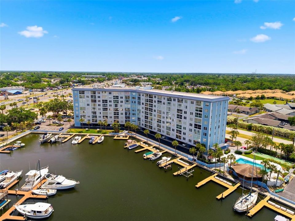 For Sale: $146,900 (1 beds, 1 baths, 702 Square Feet)