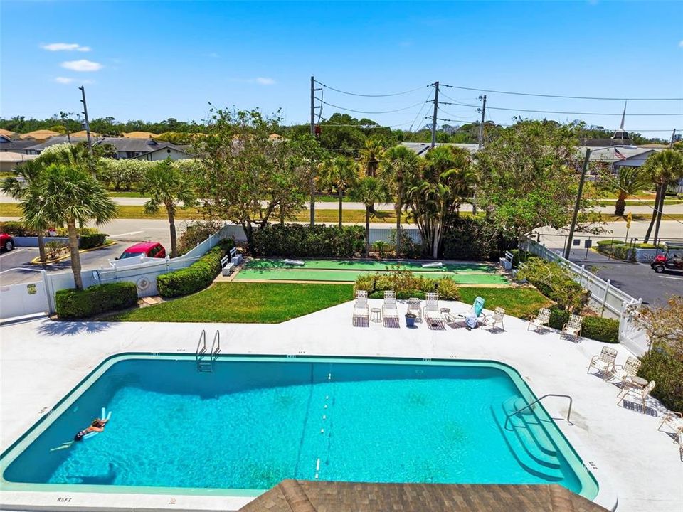 For Sale: $146,900 (1 beds, 1 baths, 702 Square Feet)