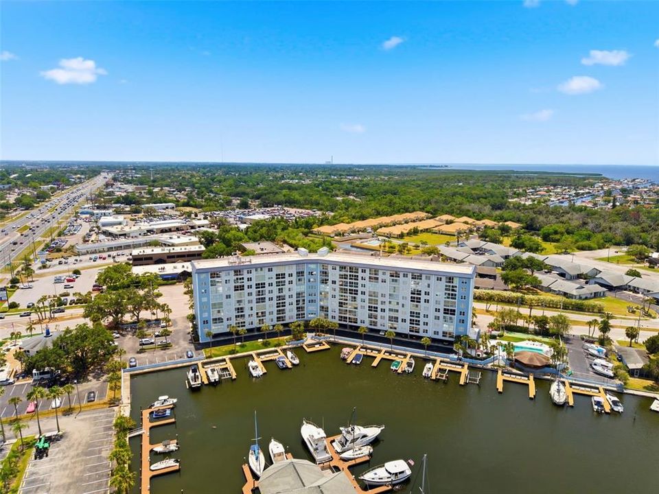 For Sale: $146,900 (1 beds, 1 baths, 702 Square Feet)