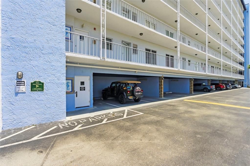 For Sale: $146,900 (1 beds, 1 baths, 702 Square Feet)