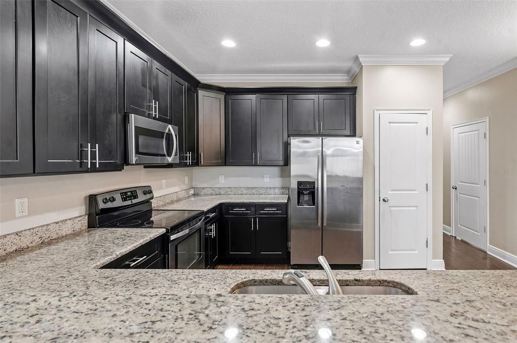For Sale: $1,200,000 (6 beds, 0 baths, 3051 Square Feet)