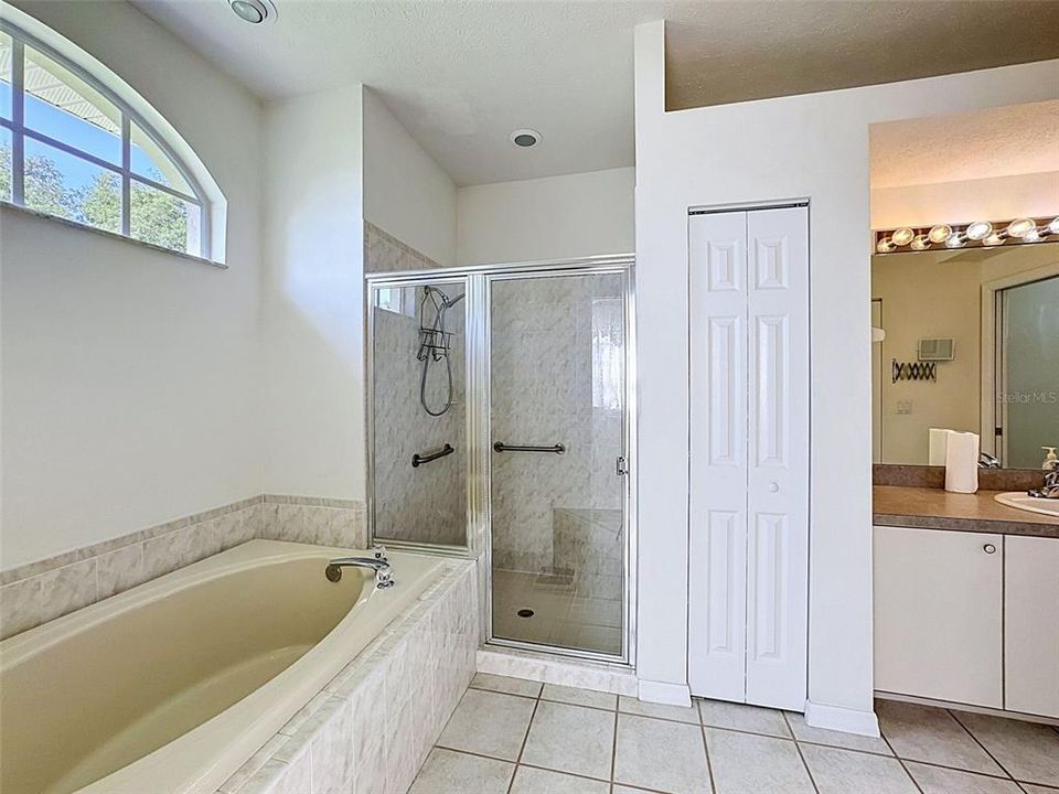 En Venta: $412,900 (3 camas, 2 baños, 1781 Pies cuadrados)