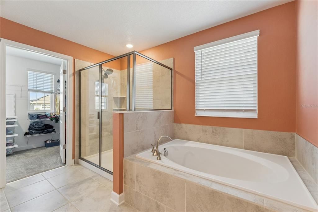 Activo con contrato: $589,000 (4 camas, 2 baños, 2683 Pies cuadrados)