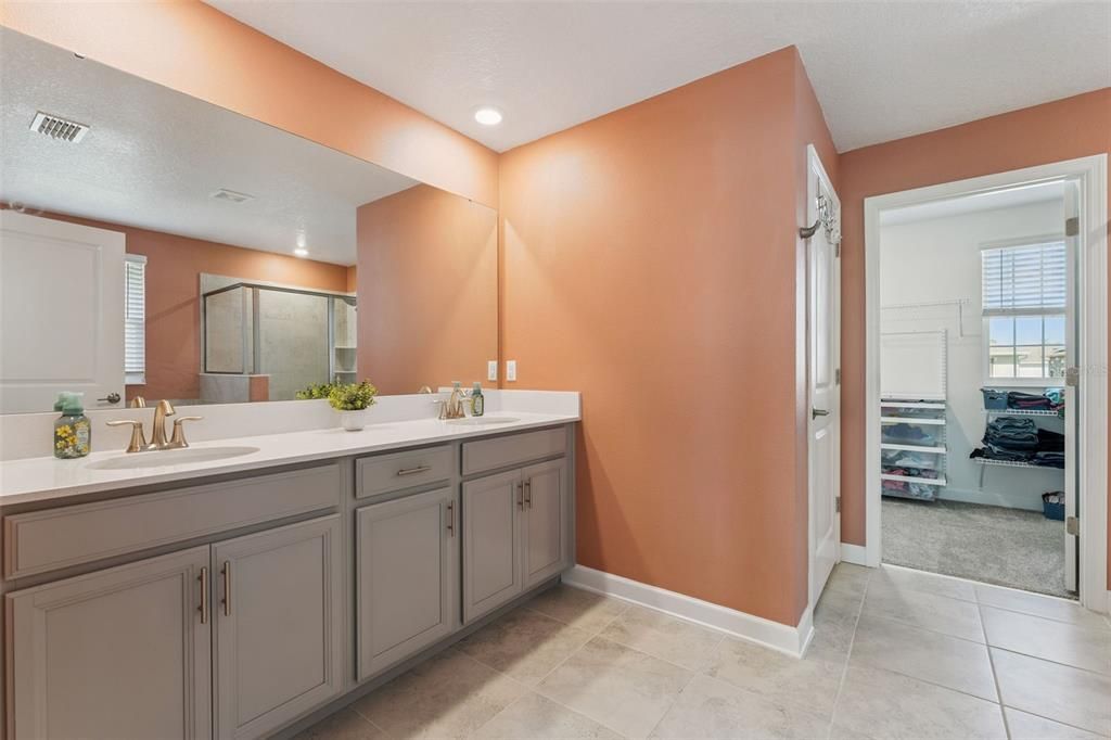 Activo con contrato: $589,000 (4 camas, 2 baños, 2683 Pies cuadrados)