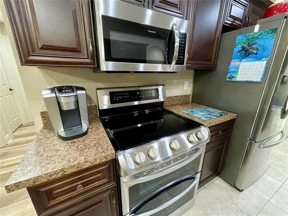 For Sale: $315,000 (3 beds, 2 baths, 1934 Square Feet)