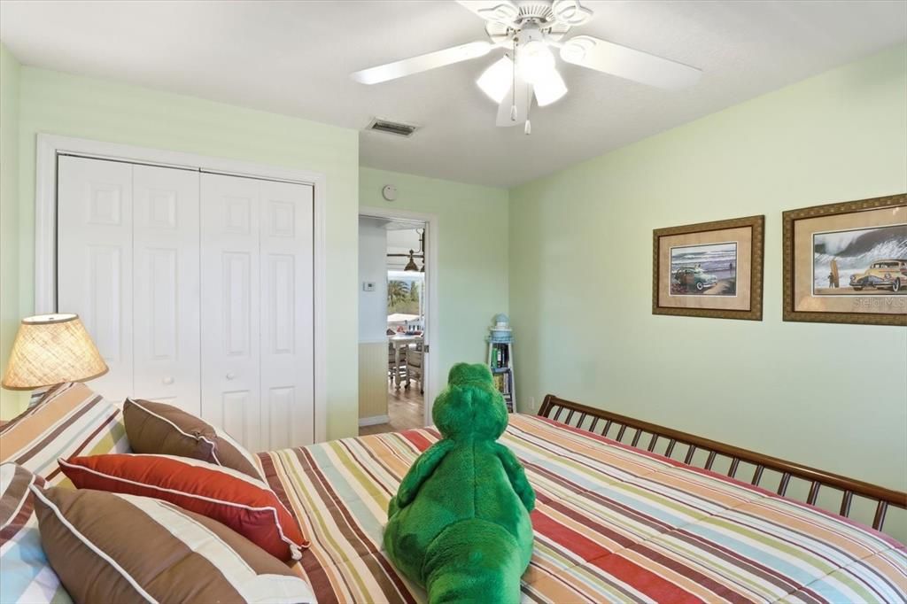 For Sale: $925,000 (3 beds, 2 baths, 1200 Square Feet)
