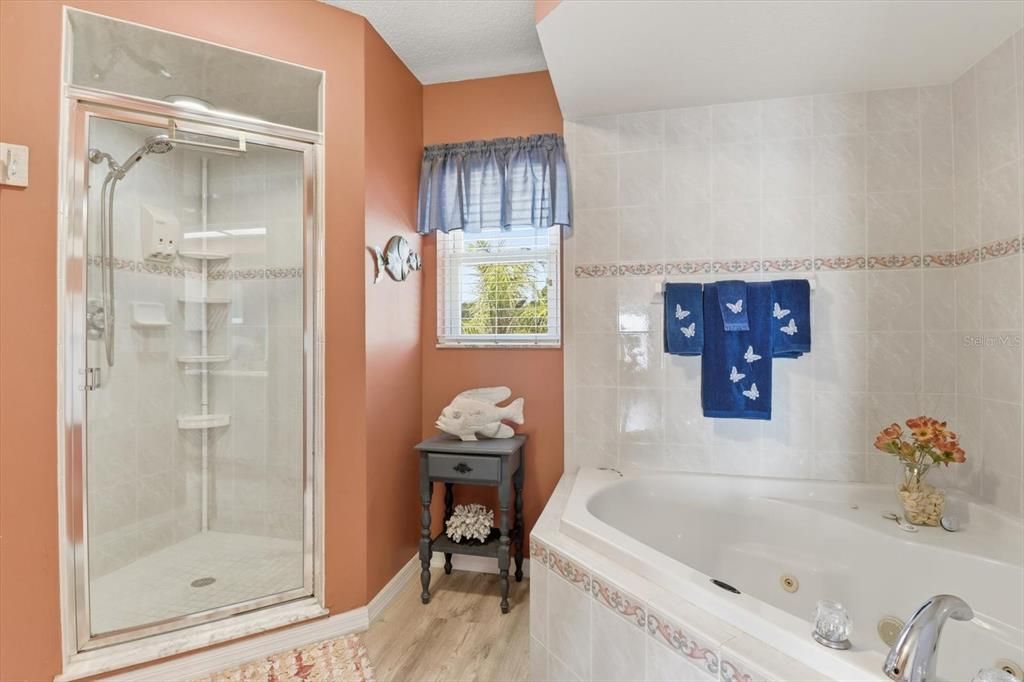 For Sale: $925,000 (3 beds, 2 baths, 1200 Square Feet)