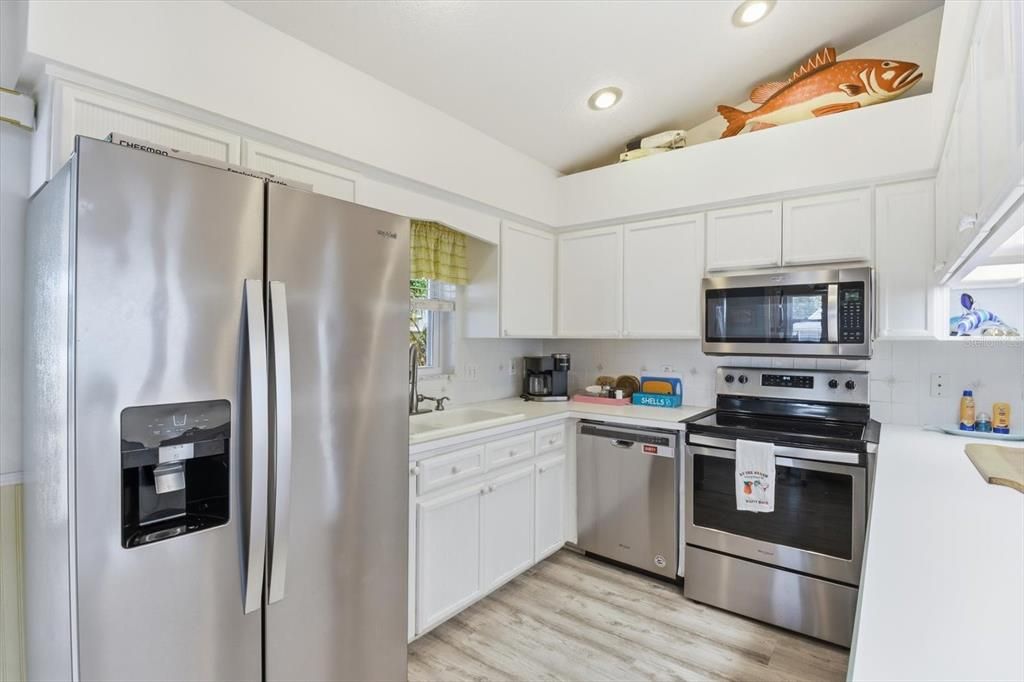 For Sale: $925,000 (3 beds, 2 baths, 1200 Square Feet)