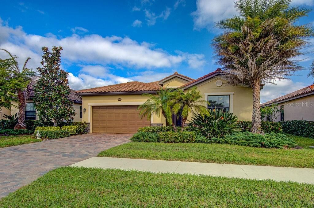 For Rent: $2,500 (4 beds, 3 baths, 2032 Square Feet)
