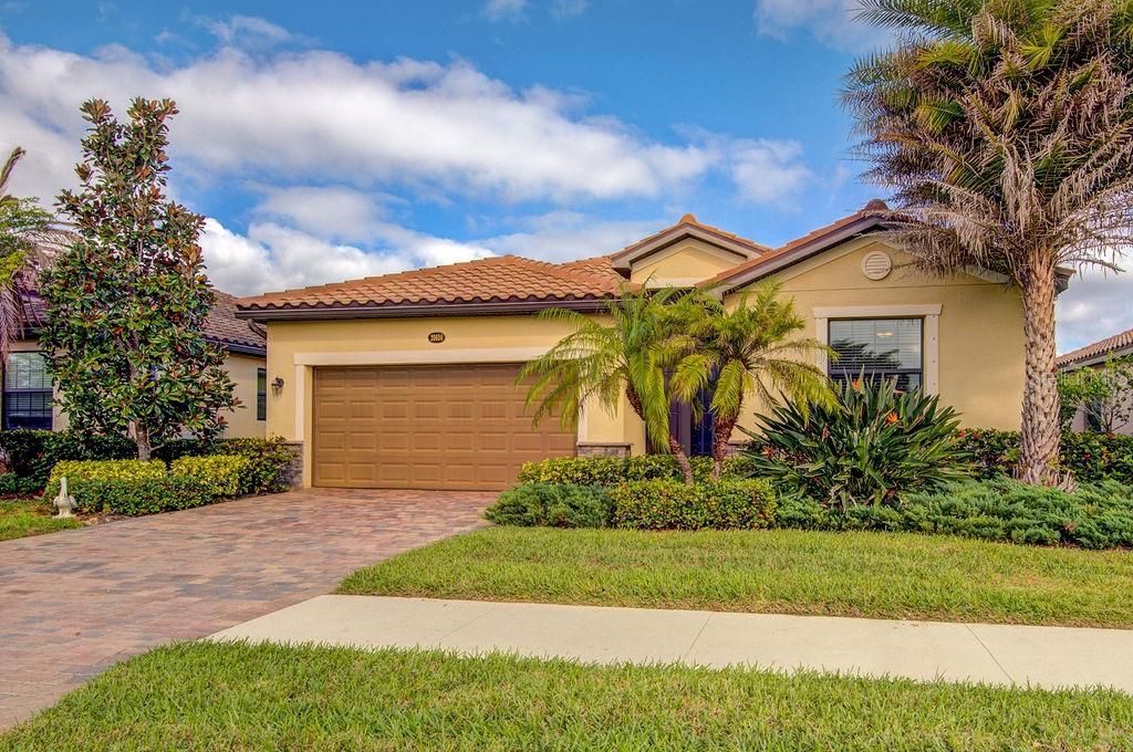 For Rent: $2,500 (4 beds, 3 baths, 2032 Square Feet)