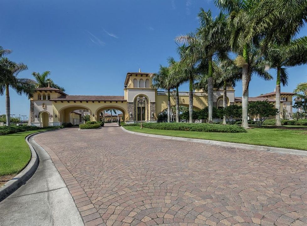For Rent: $2,500 (4 beds, 3 baths, 2032 Square Feet)