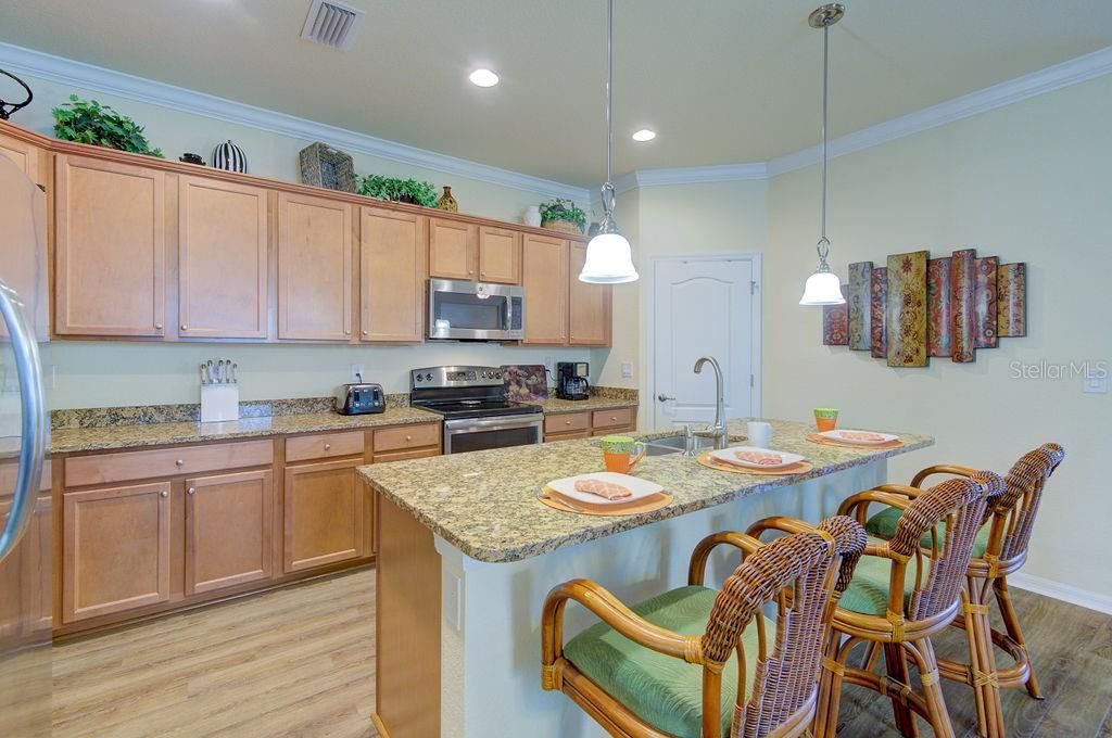 For Rent: $2,500 (4 beds, 3 baths, 2032 Square Feet)